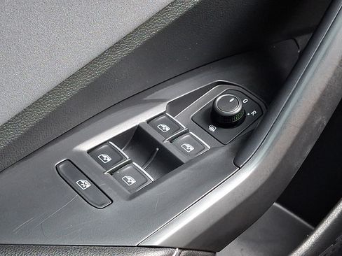 Used 2025 Volkswagen Jetta SE FWD image 25