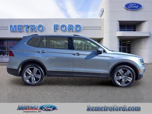 Used 2021 Volkswagen Tiguan SEL image 2