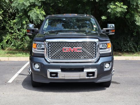 Used 2017 GMC Sierra 3500 Denali w/ Duramax Plus Package AWD/4WD image 3