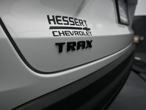 Certified 2025 Chevrolet Trax RS w/ Driver Confidence Package FWD image 35