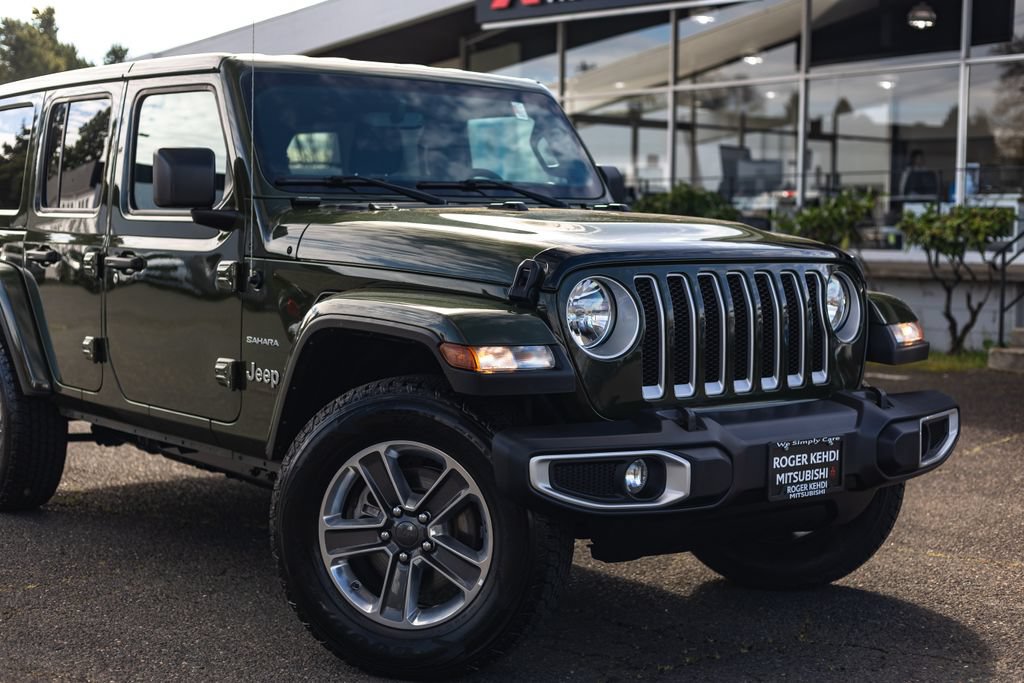 Used 2023 Jeep Wrangler Unlimited Sahara AWD/4WD image 3