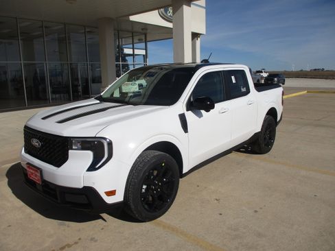 New 2026 Ford Maverick Lariat w/ Black Appearance Package image 2