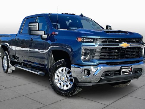 Used 2025 Chevrolet Silverado 2500 LT w/ Convenience Package image 2