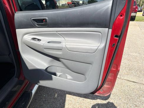 Used 2012 Toyota Tacoma PreRunner w/ TRD Sport Pkg RWD image 19