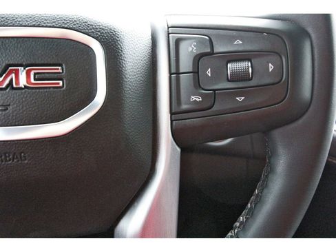 Used 2024 GMC Yukon XL SLT w/ SLT Luxury Package image 18