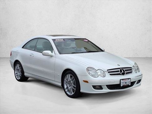 Used 2009 Mercedes-Benz CLK 350 Coupe image 3