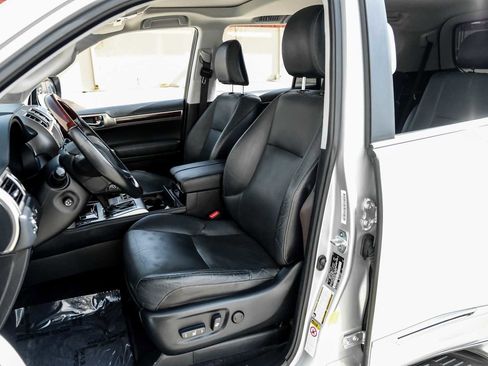 Used 2017 Lexus GX 460 Premium image 33