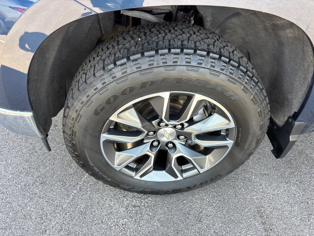 Used 2022 Chevrolet Silverado 1500 LT AWD/4WD image 27