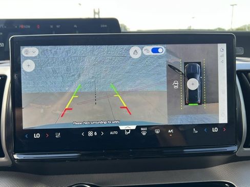 New 2025 Ford Expedition Max Active image 9