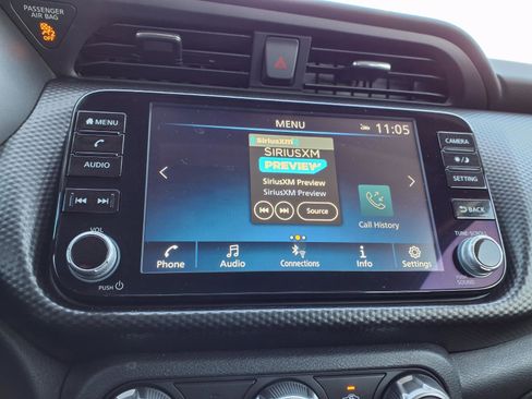 Used 2024 Nissan Kicks SV image 3