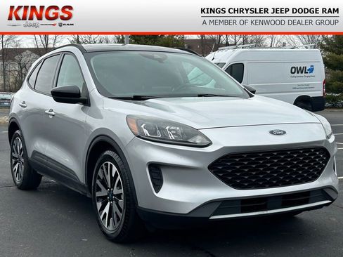 Used 2020 Ford Escape SE Sport image 1