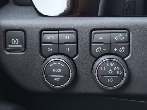 New 2026 Chevrolet Silverado 1500 LT Trail Boss w/ LT Trail Boss Premium Package AWD/4WD image 13