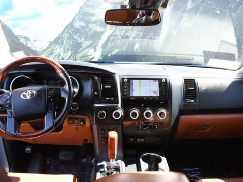 Used 2021 Toyota Sequoia Platinum image 18