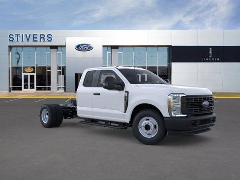 New 2026 Ford F350 XL image 1