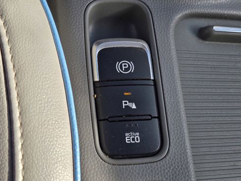 Used 2017 Kia Soul EV + w/ Sun & Fun Package image 21