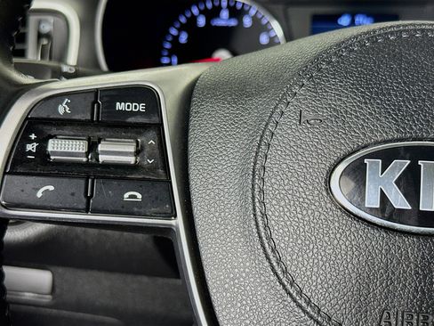 Used 2019 Kia Sorento S image 13