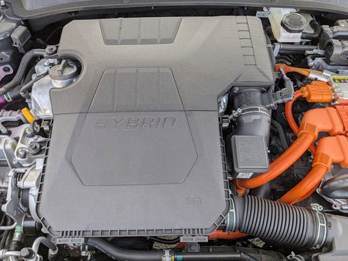 New 2025 Hyundai Elantra Limited image 27