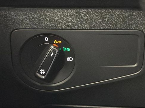 Used 2022 Volkswagen Tiguan SE R-Line image 38