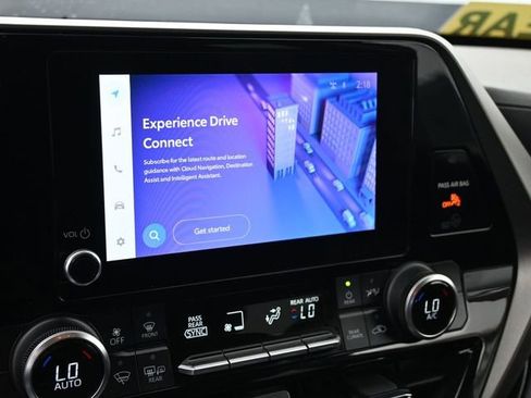 Used 2023 Toyota Highlander LE image 30