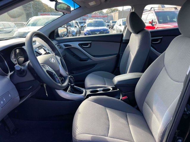 Used 2014 Hyundai Elantra SE w/ Option Group 02 FWD image 15