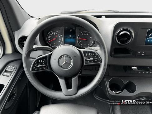 Used 2024 Mercedes-Benz Sprinter 2500 image 11