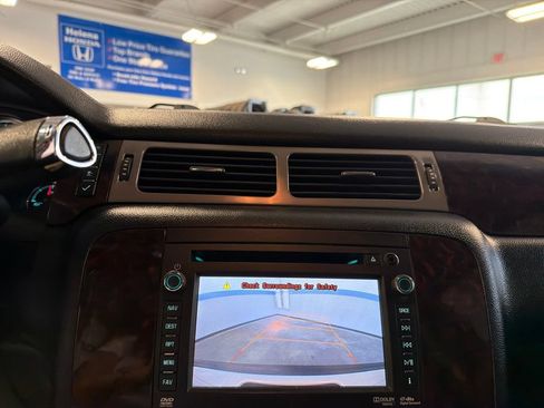 Used 2014 GMC Yukon XL Denali AWD/4WD image 14