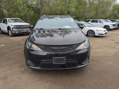 Used 2020 Chrysler Pacifica Touring-L AWD/4WD image 4