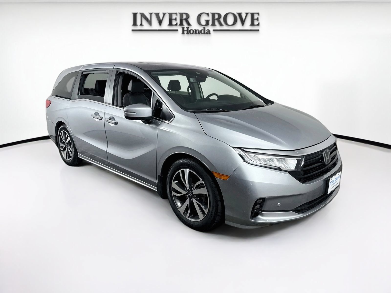 Used 2023 Honda Odyssey Touring image 2