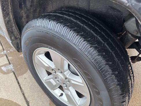 Used 2010 Jeep Liberty Sport image 11