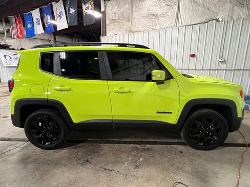 Used 2018 Jeep Renegade Altitude image 5