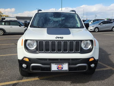 Used 2023 Jeep Renegade Latitude AWD/4WD image 9