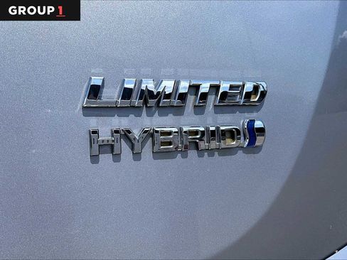 Used 2017 Toyota RAV4 Limited w/ Advanced Technology Package AWD/4WD image 10