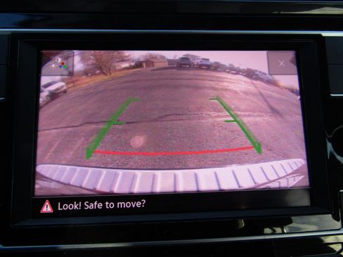 Used 2020 Volkswagen Tiguan S image 13