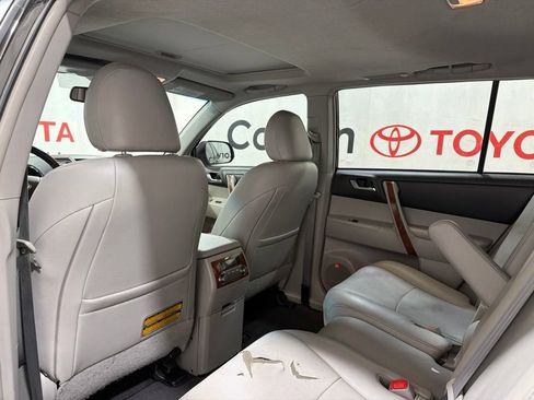 Used 2013 Toyota Highlander Limited AWD/4WD image 21