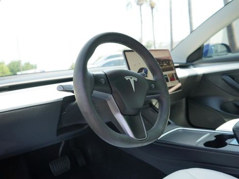 Used 2022 Tesla Model 3 Standard Range Plus RWD image 10