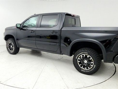 Used 2023 Chevrolet Silverado 1500 ZR2 w/ Technology Package image 4