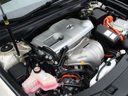 Used 2018 Lexus ES 300h image 38