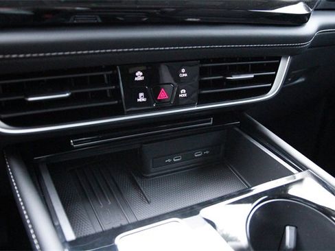 Certified 2025 Volkswagen Atlas SE image 19