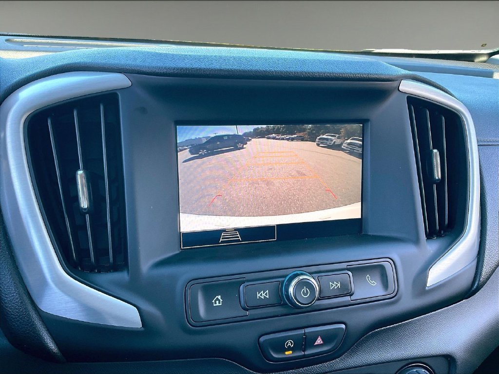Used 2024 GMC Terrain SLE AWD/4WD image 18