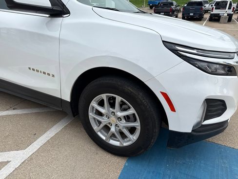 Used 2023 Chevrolet Equinox LT FWD image 4