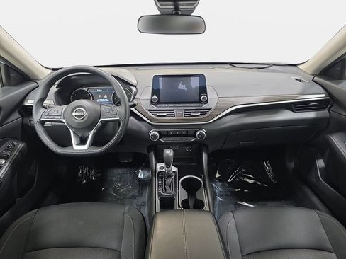 Used 2024 Nissan Altima 2.5 SV FWD image 10