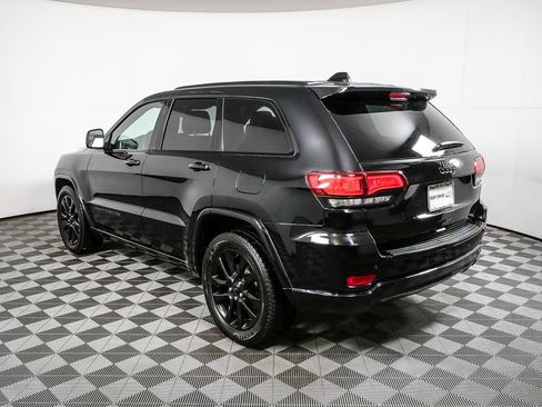 Used 2018 Jeep Grand Cherokee Altitude RWD image 28