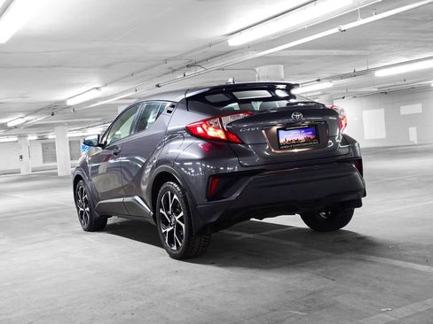 Used 2018 Toyota C-HR XLE image 6