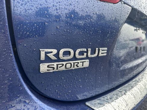 Used 2021 Nissan Rogue Sport SV w/ Technology Package AWD/4WD image 4