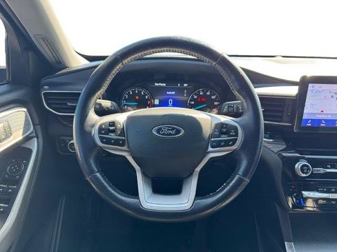 Certified 2022 Ford Explorer Limited w/ Equipment Group 301A image 12