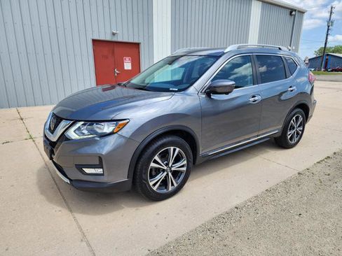 Used 2018 Nissan Rogue SL image 2