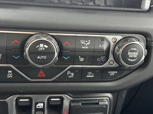 New 2026 Jeep Wrangler Unlimited Sahara AWD/4WD image 37