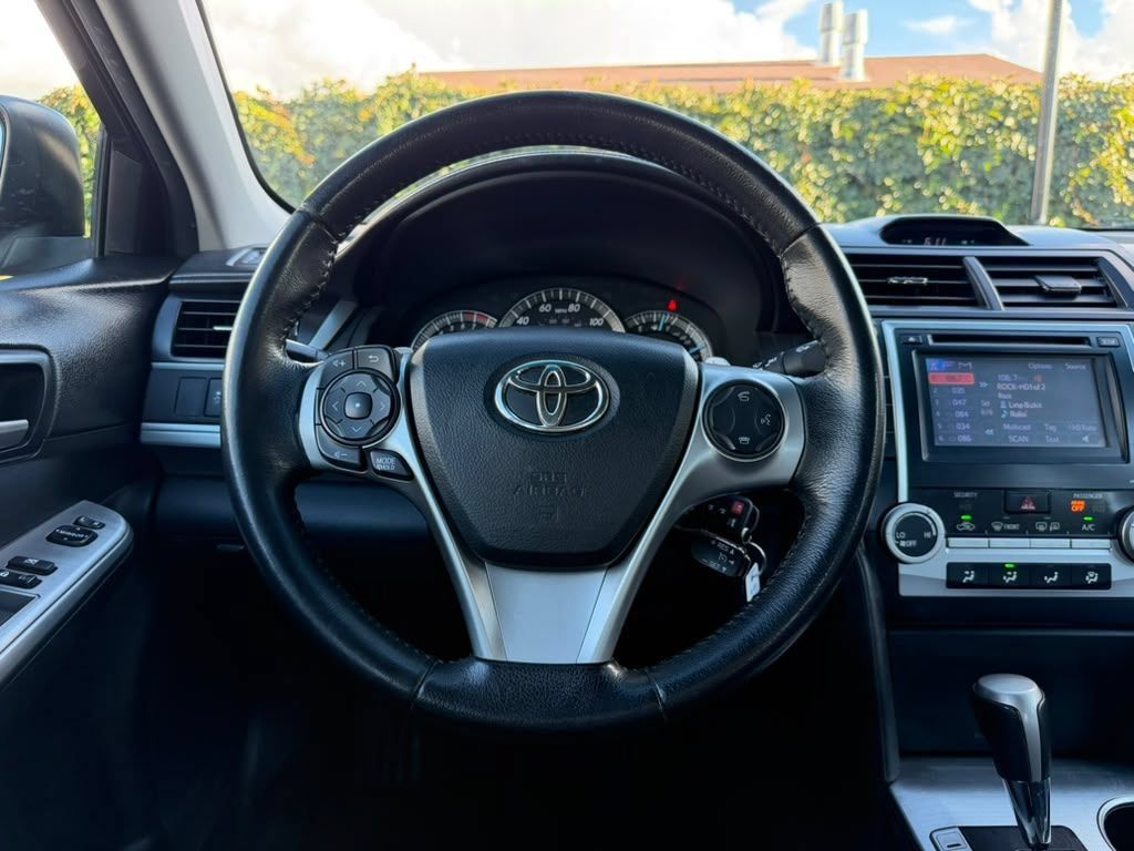 Used 2012 Toyota Camry SE FWD image 9