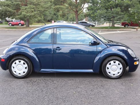 Used 2003 Volkswagen Beetle GL FWD image 3