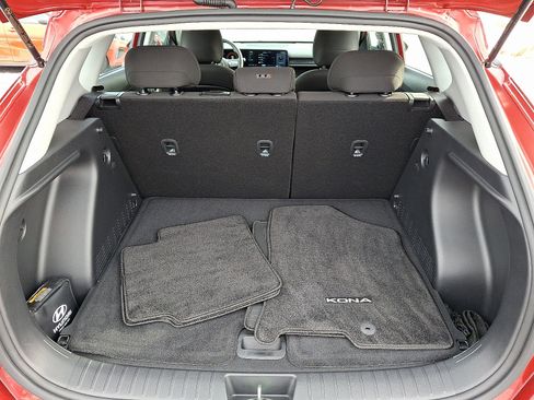 Certified 2025 Hyundai Kona SE image 29